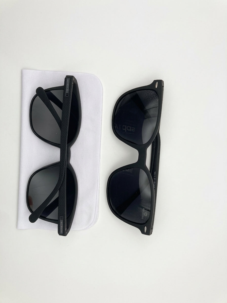 Lentes de sol MILENIUS Gris y Azul esquinas estructuradas + Estuche